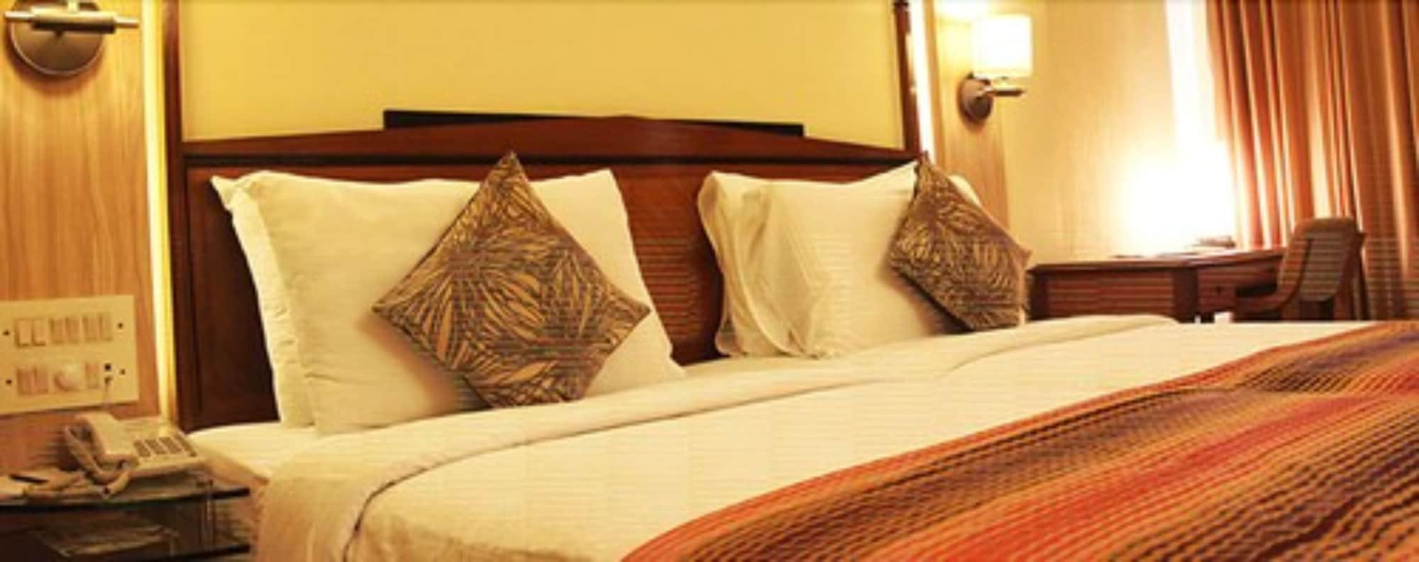 Hiltop Hotel Mumbai Ngoại thất bức ảnh