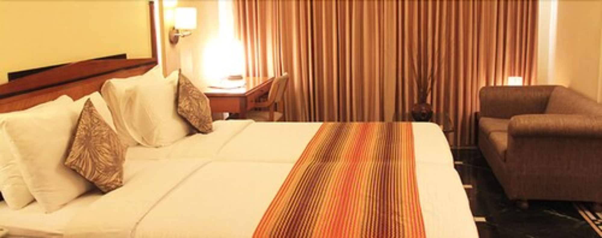 Hiltop Hotel Mumbai Ngoại thất bức ảnh