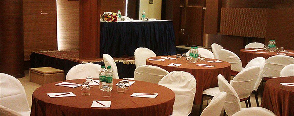 Hiltop Hotel Mumbai Ngoại thất bức ảnh