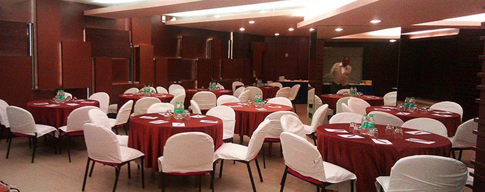 Hiltop Hotel Mumbai Ngoại thất bức ảnh