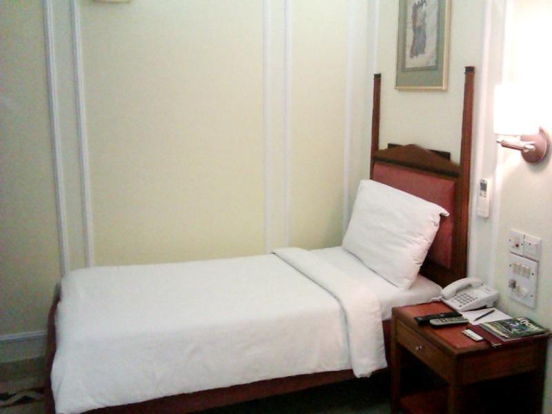 Hiltop Hotel Mumbai Ngoại thất bức ảnh