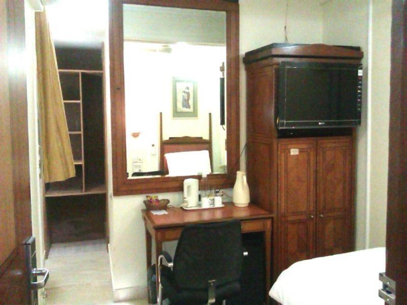 Hiltop Hotel Mumbai Ngoại thất bức ảnh