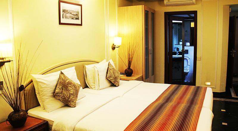 Hiltop Hotel Mumbai Phòng bức ảnh