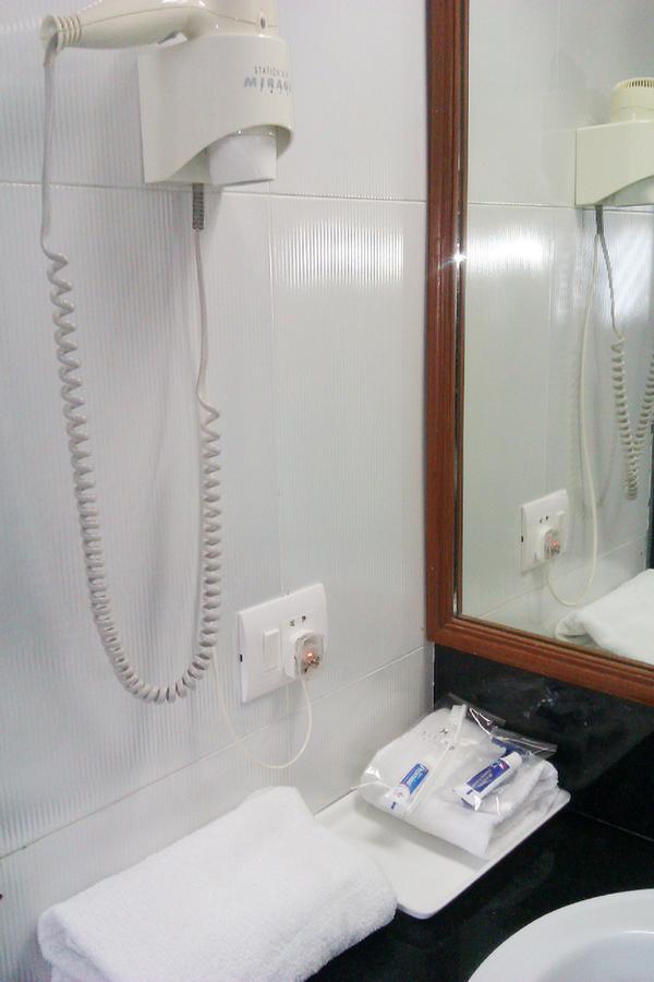 Hiltop Hotel Mumbai Ngoại thất bức ảnh