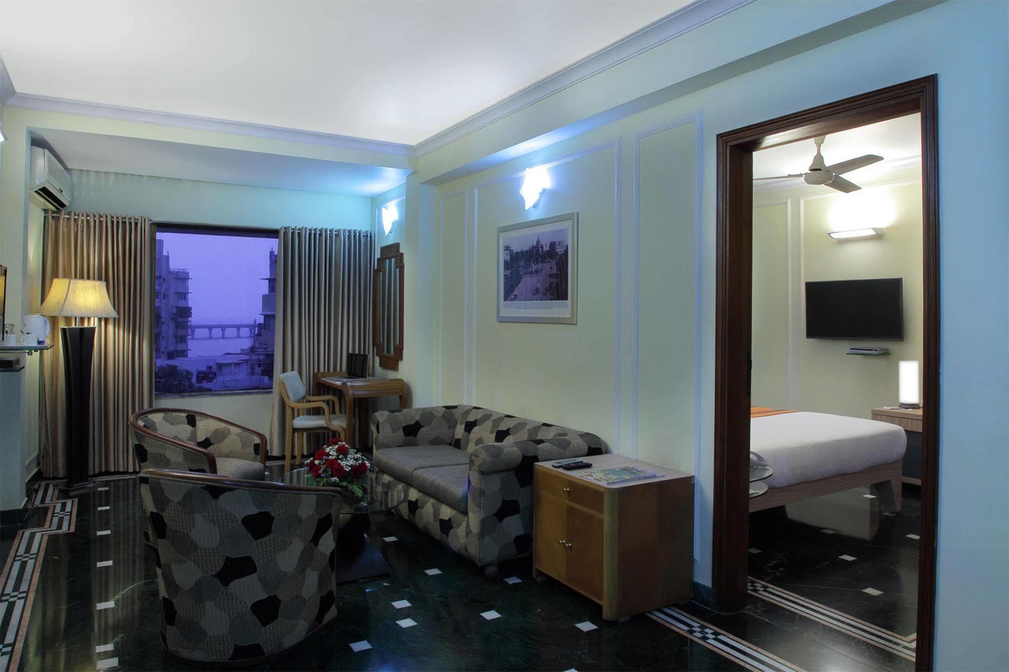 Hiltop Hotel Mumbai Ngoại thất bức ảnh