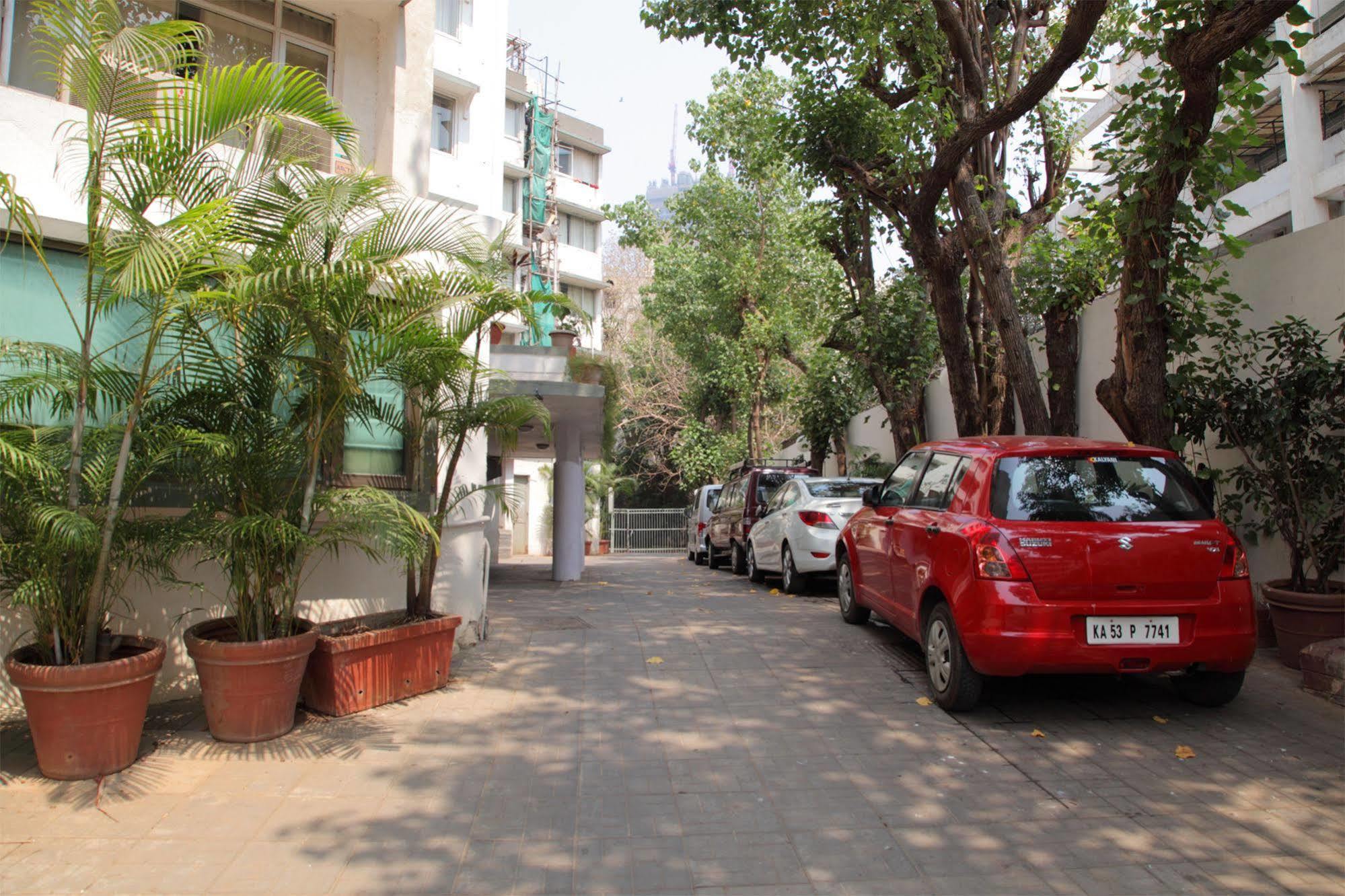 Hiltop Hotel Mumbai Ngoại thất bức ảnh