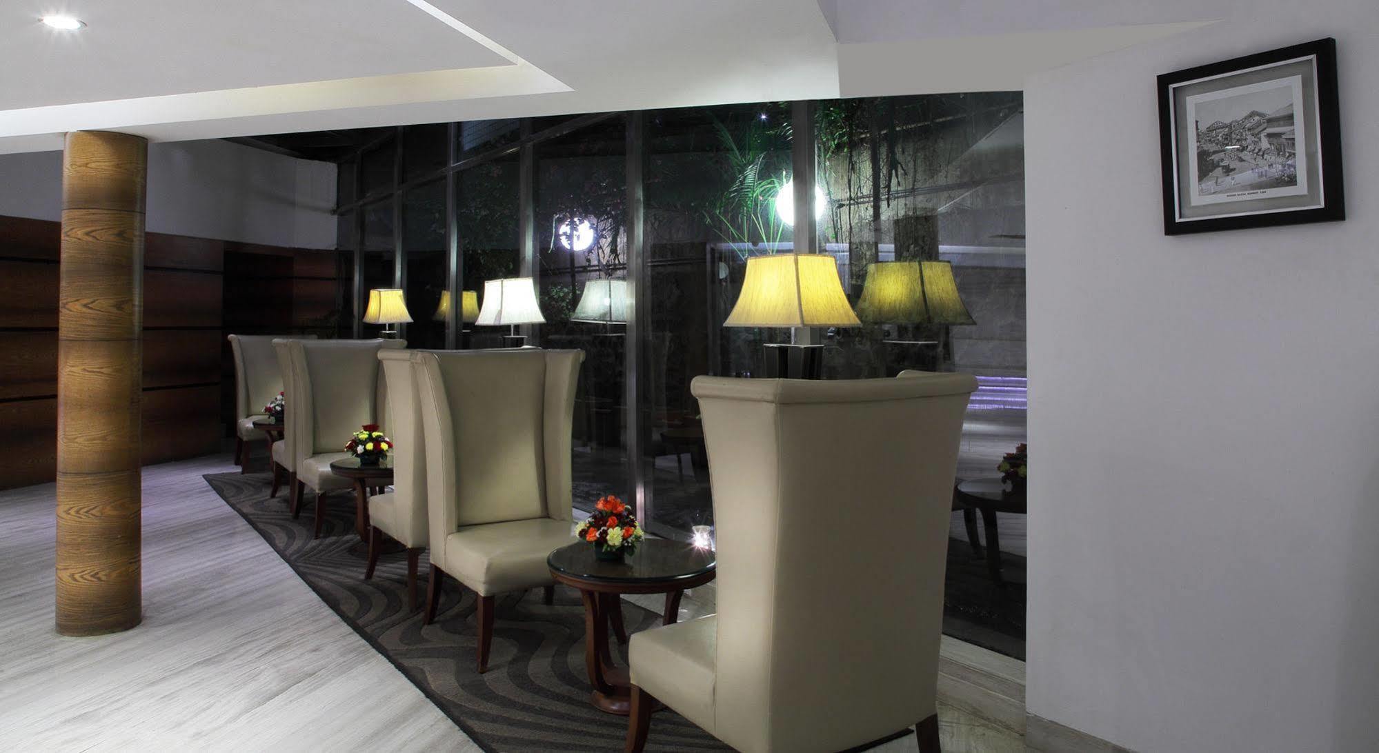 Hiltop Hotel Mumbai Ngoại thất bức ảnh