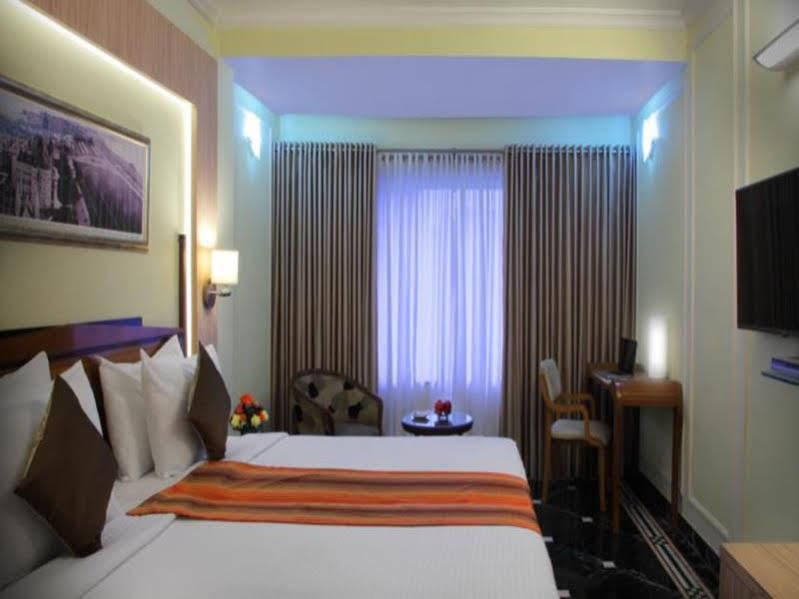 Hiltop Hotel Mumbai Ngoại thất bức ảnh